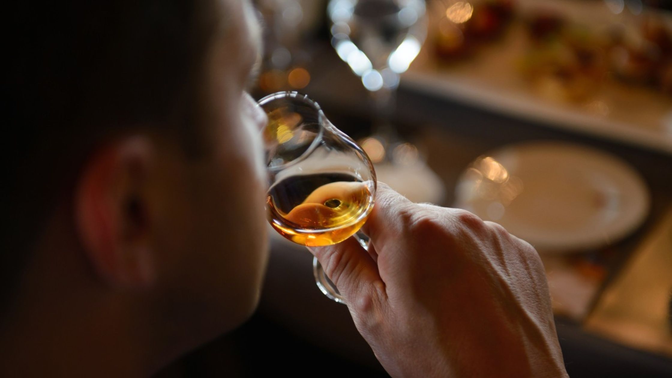 Whisky Tasting: The 4-Step Method